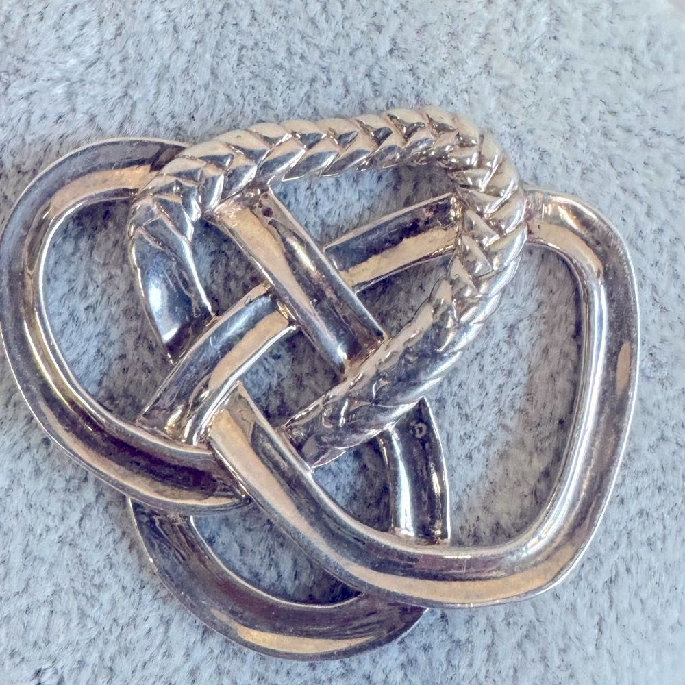 Vintage Tiffany & Co.‎ Sterling Silver Love Knot Brooch – Mid-Century 1960s/70s